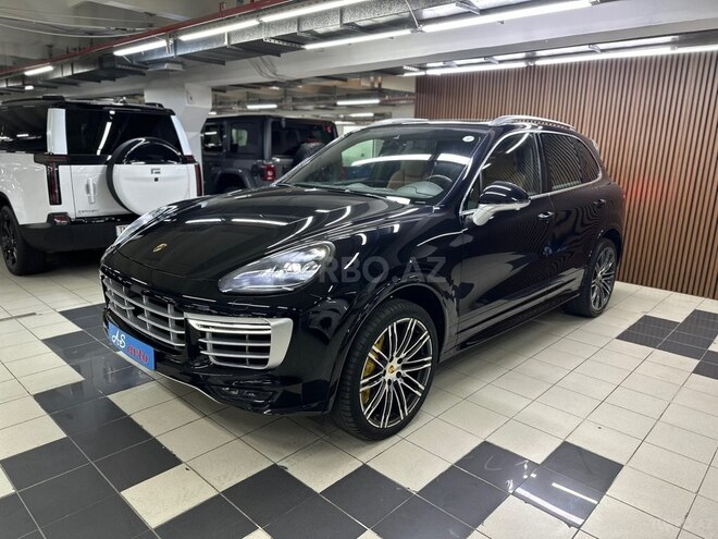 Porsche Cayenne Turbo S 2016, 83,000 km - 4.8 l - Bakı