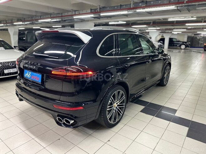 Porsche Cayenne Turbo S 2016, 83,000 km - 4.8 l - Bakı
