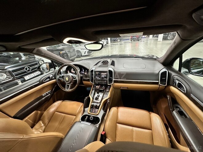 Porsche Cayenne Turbo S 2016, 83,000 km - 4.8 l - Bakı