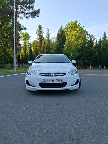 Hyundai Accent-4