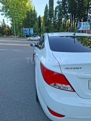 Hyundai Accent-8