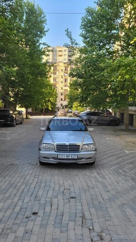 Mercedes C 240-1