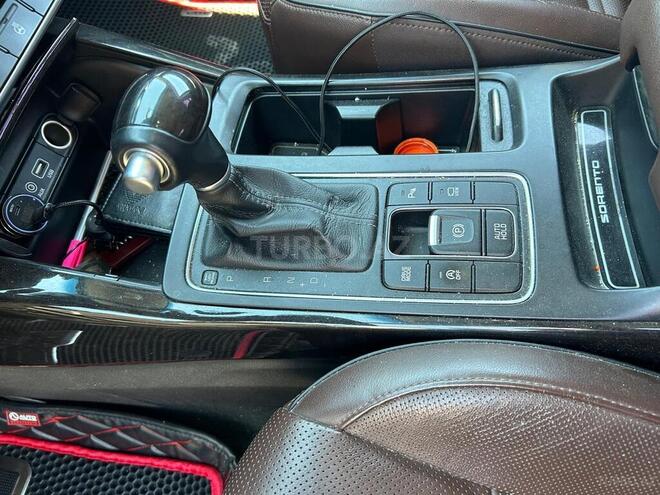 Kia Sorento-16