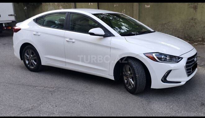 Hyundai Elantra-3