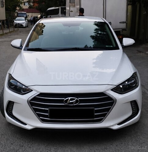 Hyundai Elantra-1