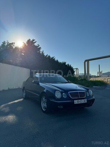 Mercedes E 240-3