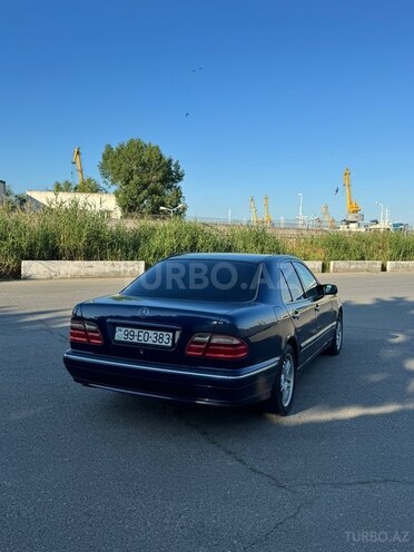 Mercedes E 240-6