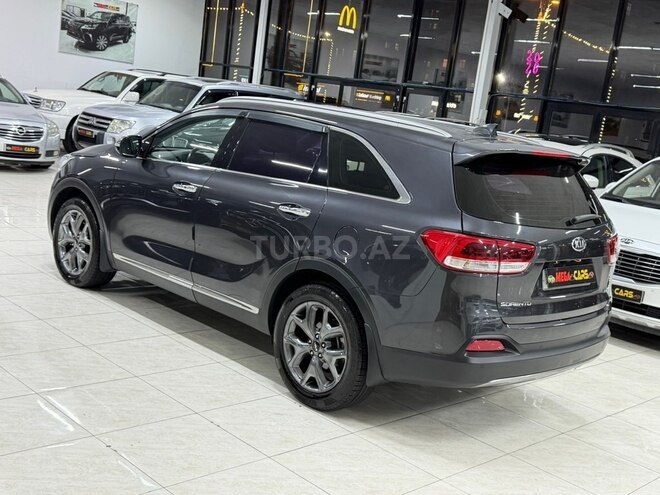Kia Sorento-12