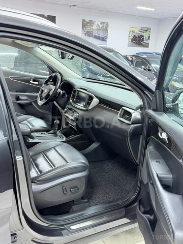 Kia Sorento-24