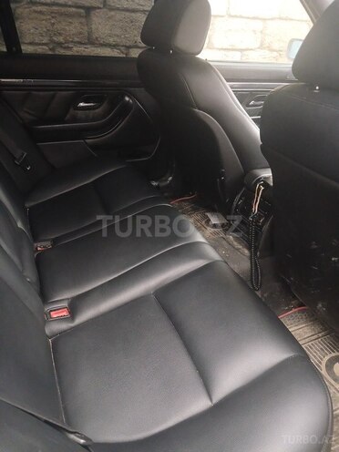 BMW 528-6