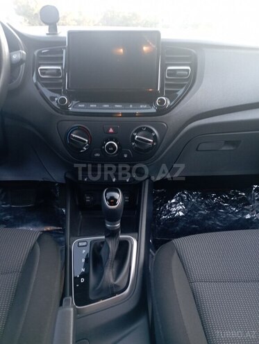 Hyundai Accent-3