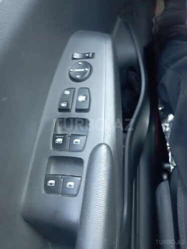 Hyundai Accent-4