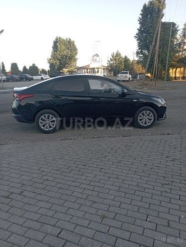Hyundai Accent-8