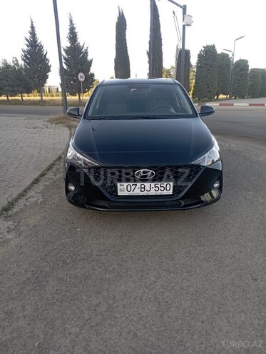 Hyundai Accent-1