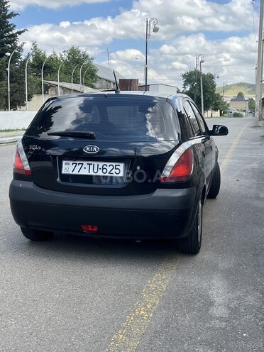 Kia Rio-5
