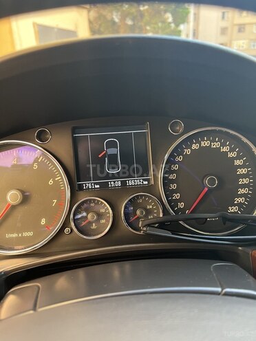 Volkswagen Touareg-8