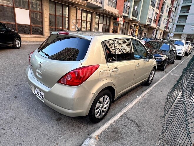 Nissan Tiida-3