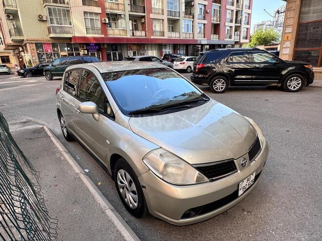 Nissan Tiida-4
