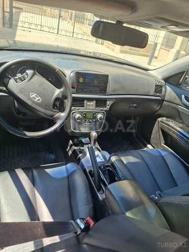 Hyundai Sonata-11