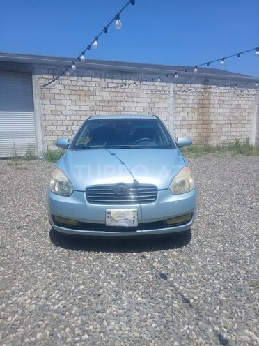 Hyundai Accent-1