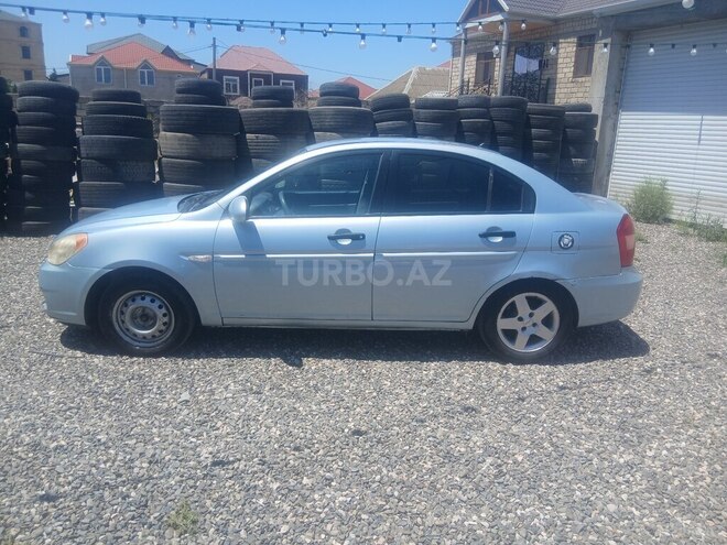 Hyundai Accent-4