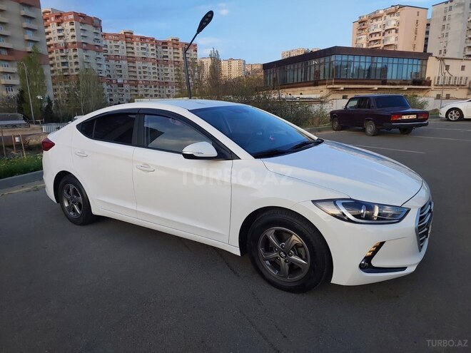 Hyundai Elantra-5