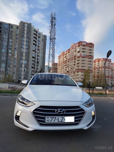 Hyundai Elantra-1