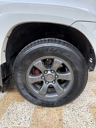 Toyota Land Cruiser Prado-7