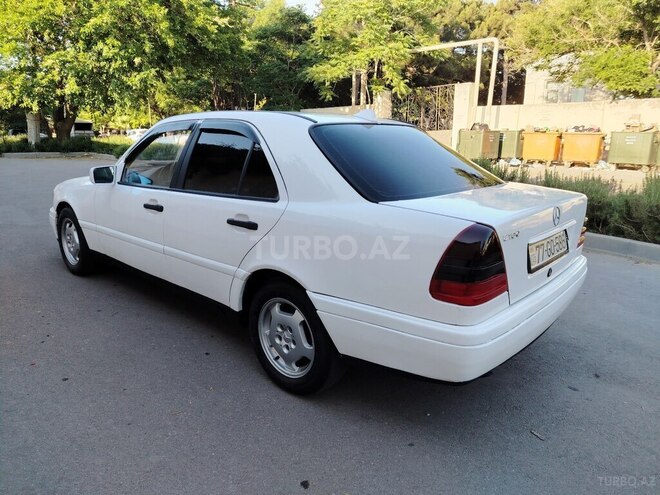 Mercedes C 180-9