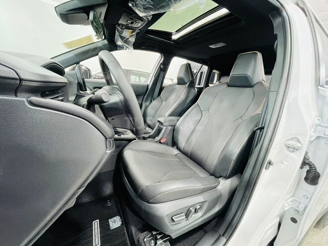 Toyota Corolla Cross-10
