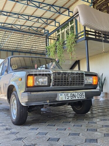 LADA (VAZ) 2107-1