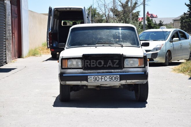 LADA (VAZ) 2107-2
