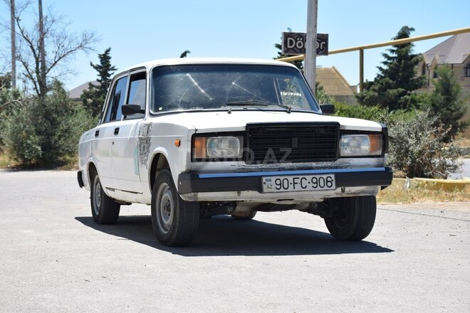LADA (VAZ) 2107-1