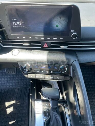 Hyundai Elantra-5