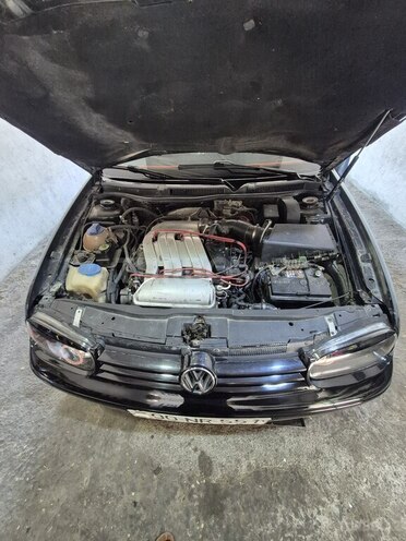 Volkswagen Golf-2