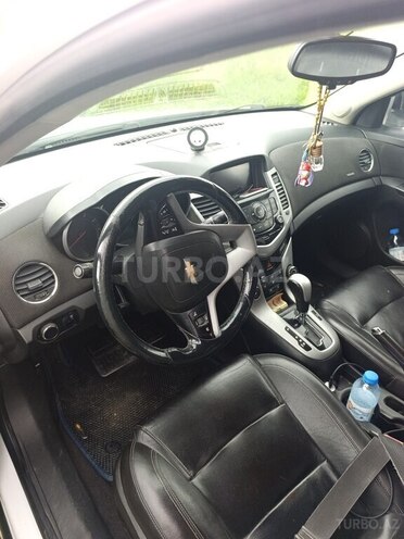 Chevrolet Cruze-9