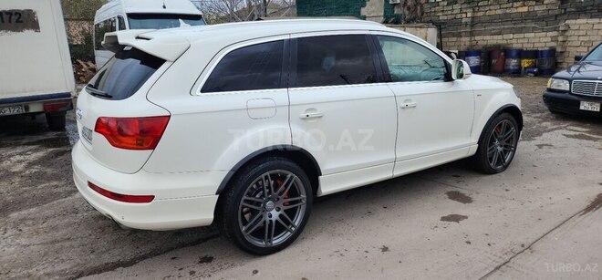 Audi Q7-3