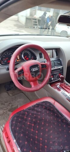 Audi Q7-11
