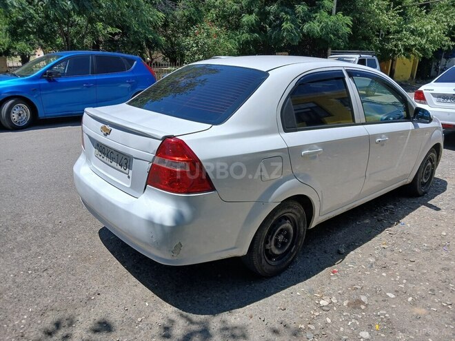 Chevrolet Aveo-3
