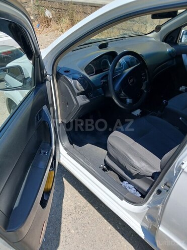 Chevrolet Aveo-5