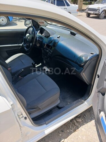 Chevrolet Aveo-8