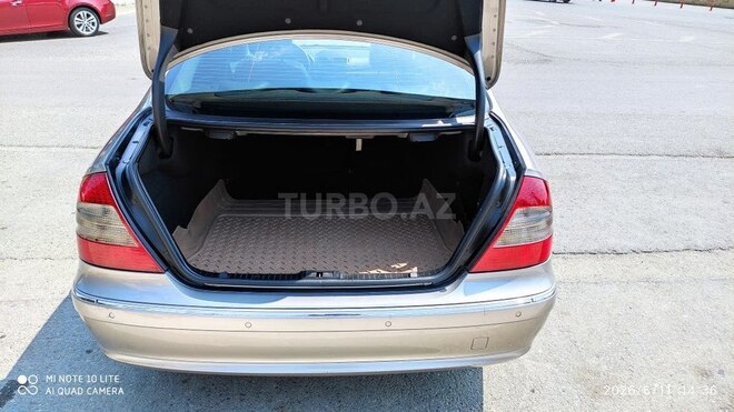Mercedes E 220-17