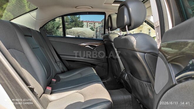Mercedes E 220-13