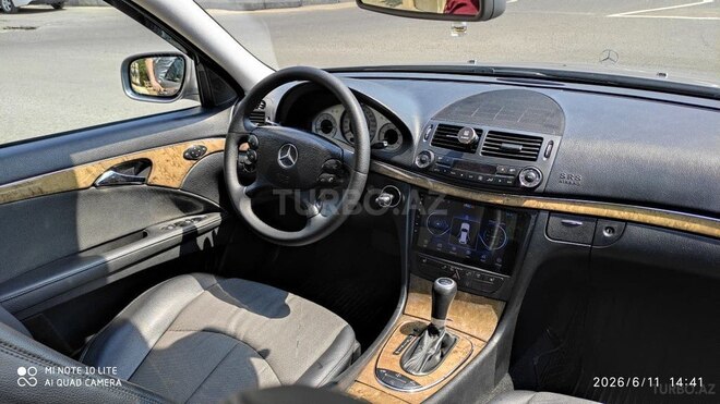Mercedes E 220-10