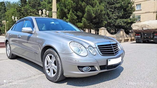 Mercedes E 220-3
