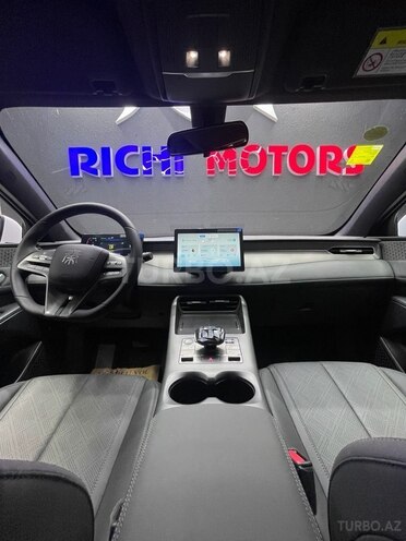 BYD Qin Plus-8