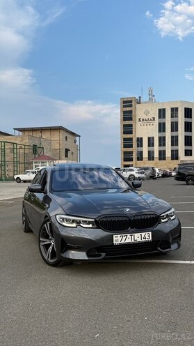 BMW 330-2