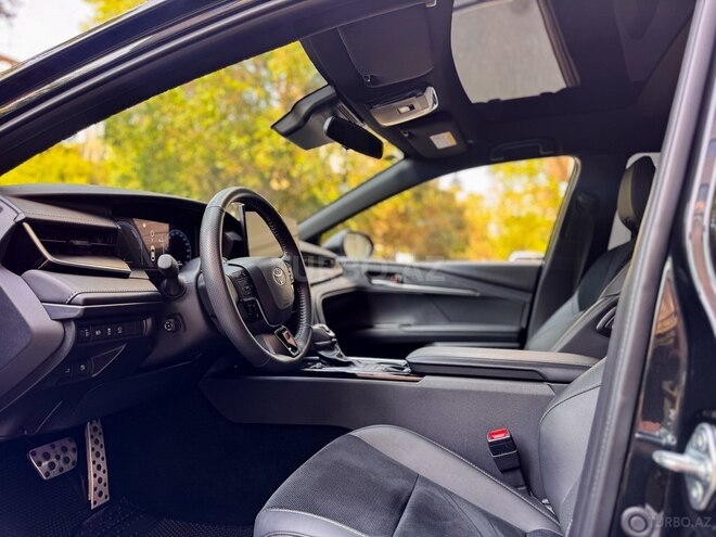 Toyota Camry-12