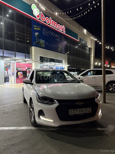 Chevrolet Onix-1
