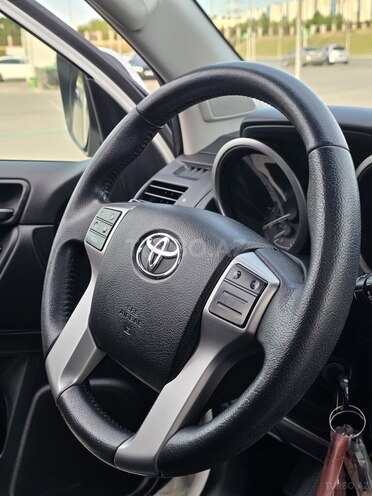 Toyota Land Cruiser Prado-9